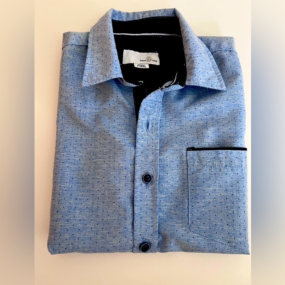 Craft + Flow Big Boy. B-small. Short sleeve button down.